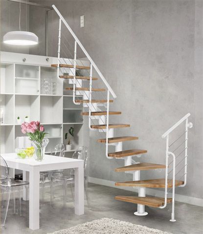 Białe schody Dixi Plus w nowoczesnym pomieszczeniu